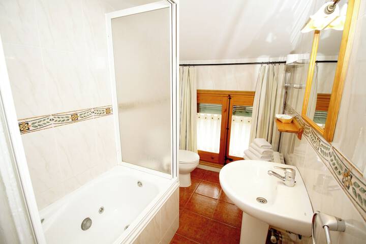 Room 12 of 18