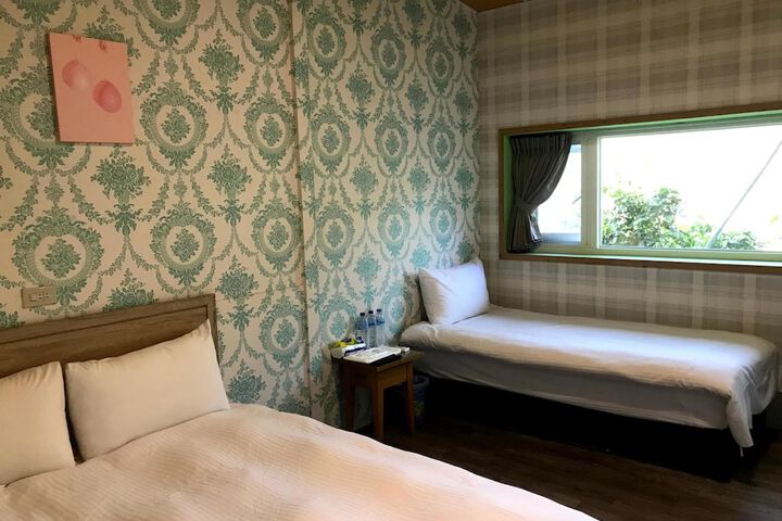 Room 9 of 19