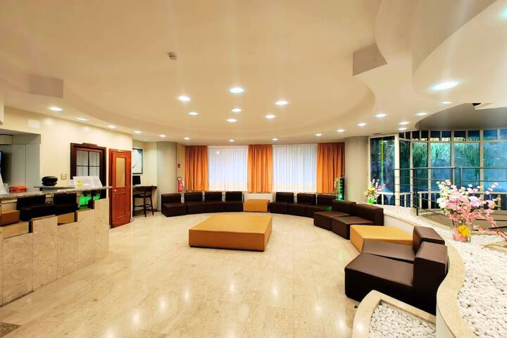 Entrance & Lobby