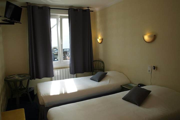 Room 19 of 34
