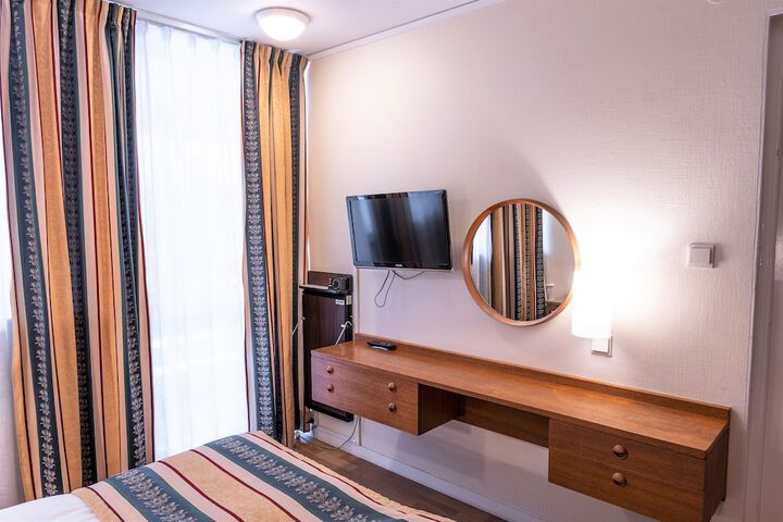 Room 11 of 47