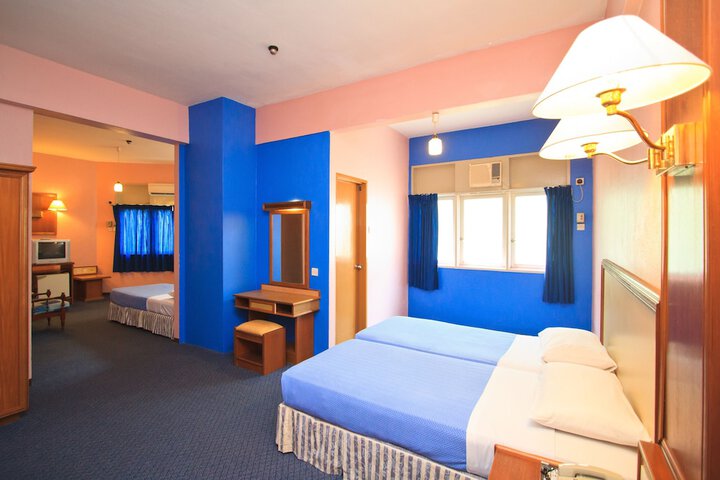 Room 16 of 60