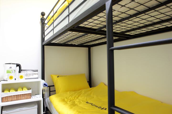 Room 5 of 51