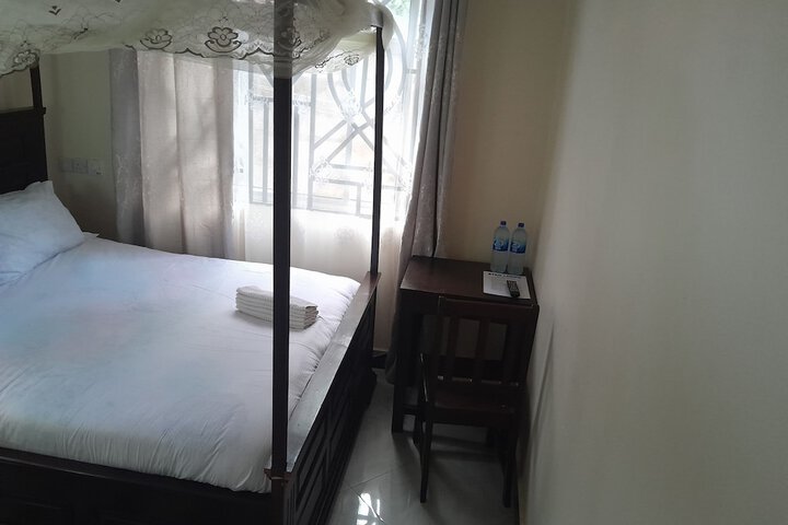 Room 6 of 24