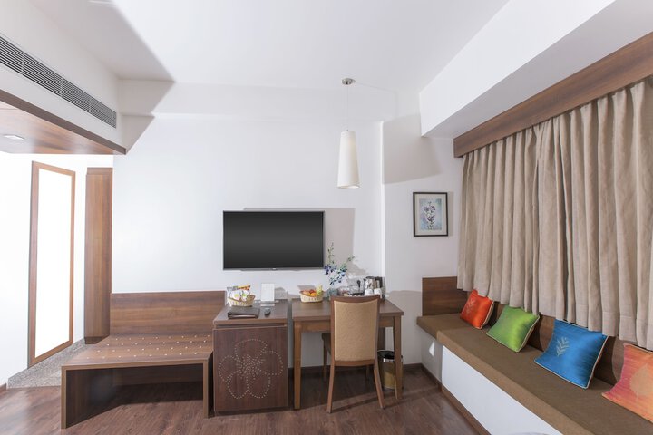 Room 10 of 36