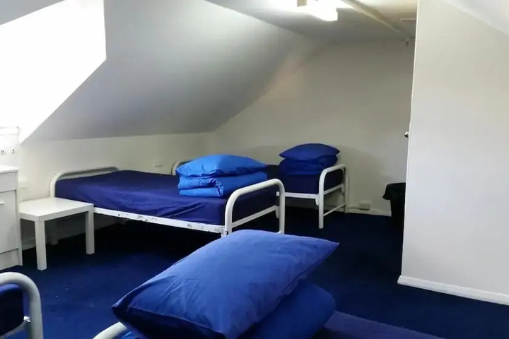 Room 6 of 15