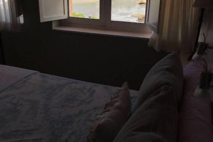 Room 6 of 7