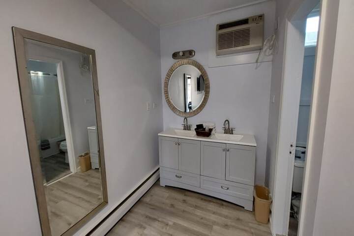 Room 28 of 46