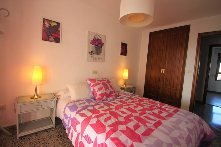 Room 6 of 28