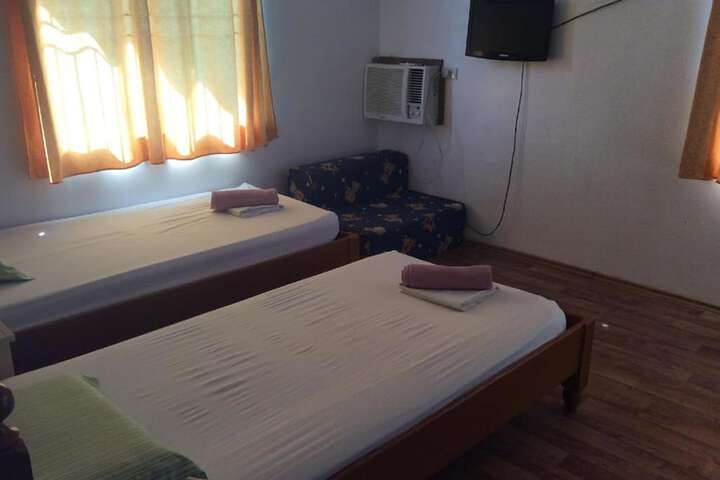 Room 5 of 28