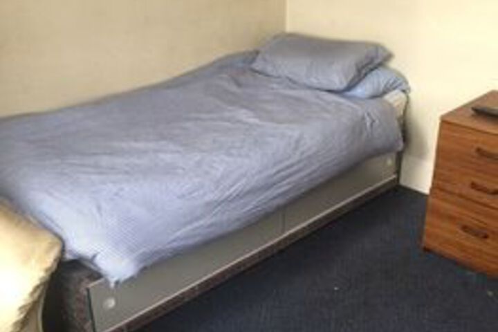 Room 13 of 31
