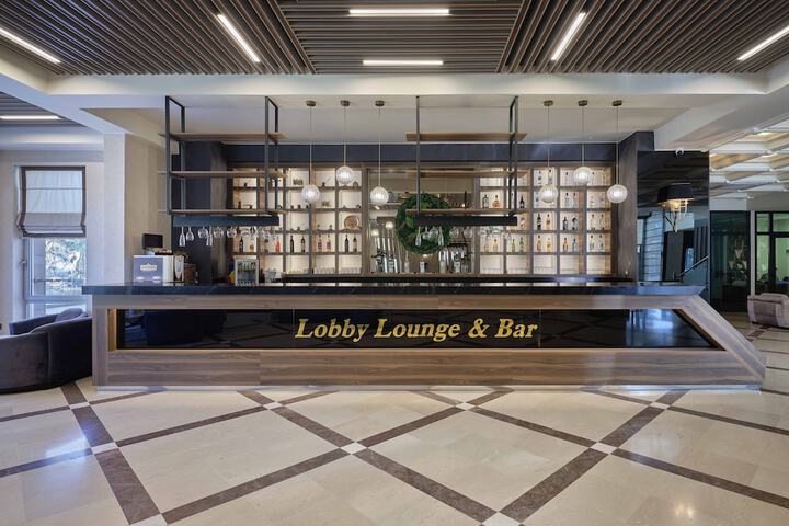 Lounge 68 of 85