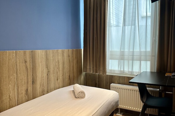 Room 34 of 125