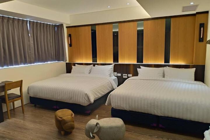 Room 8 of 21