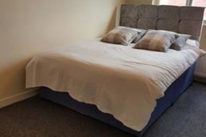 Room 4 of 10
