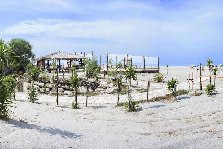 Beach 37 of 40