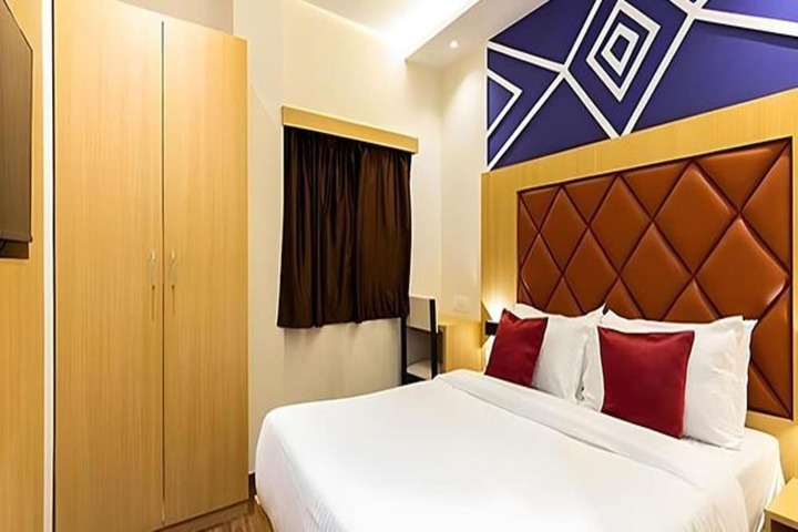 Room 7 of 24