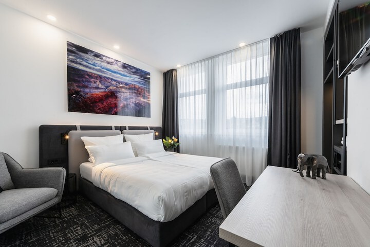 Room 31 of 62