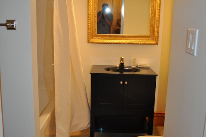 Room 73 of 118