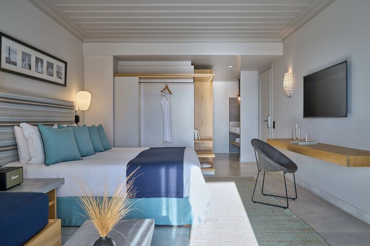 Room 32 of 100