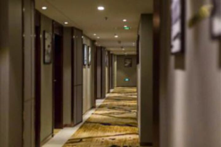 Ballroom/Hall 14 of 25