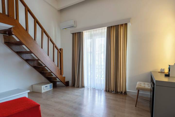 Room 35 of 130