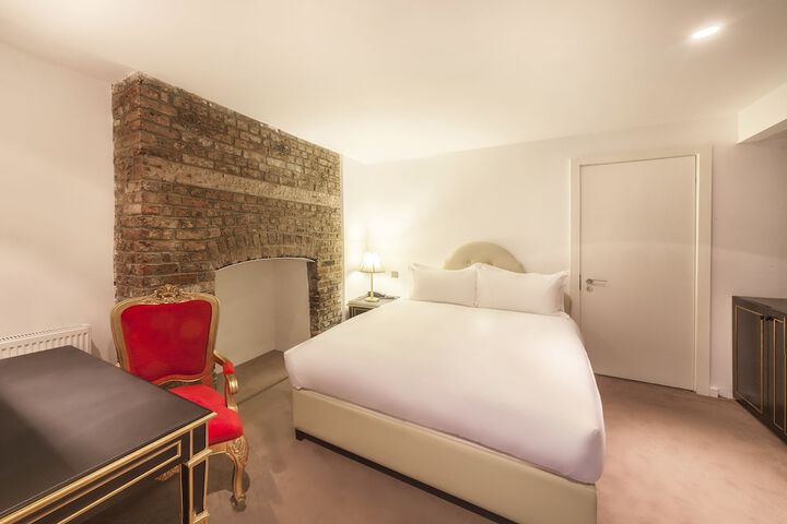 Room 6 of 29