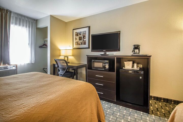 Room 14 of 32