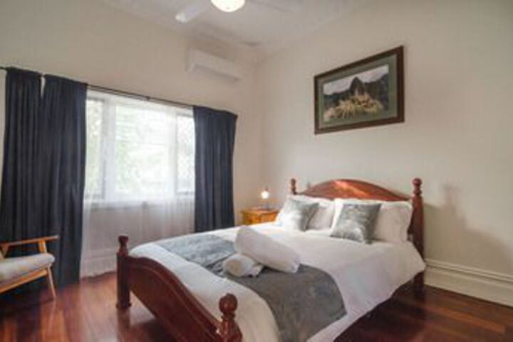 Room 6 of 28