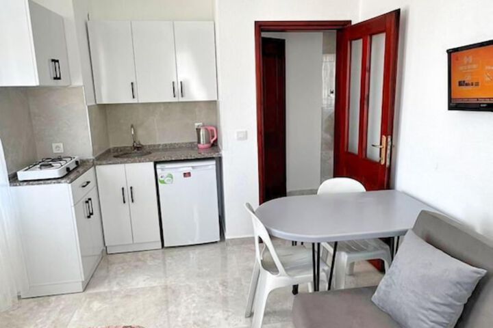 Room 5 of 28
