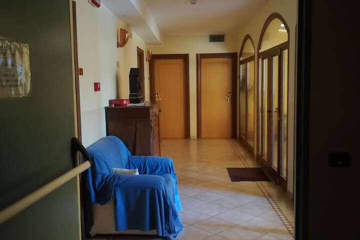 Ballroom/Hall 48 of 56