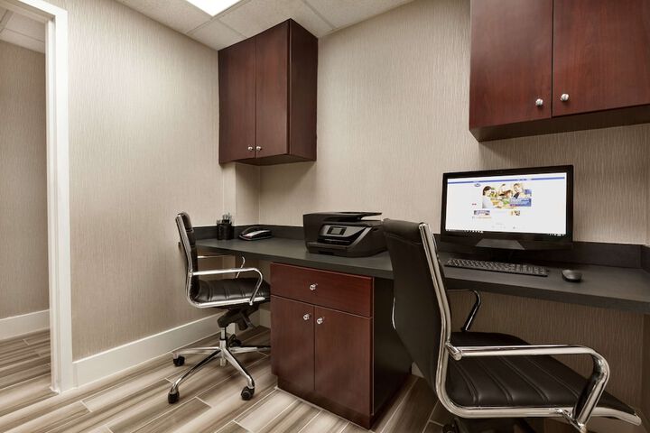 Business Center 20 of 22