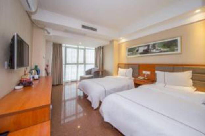 Room 9 of 9