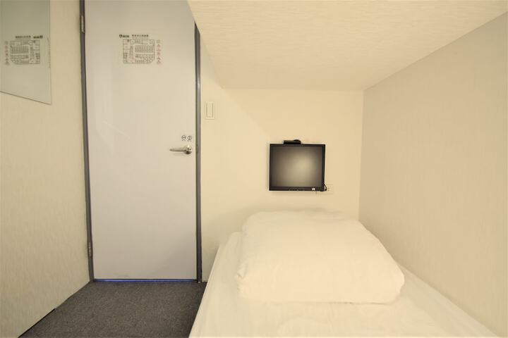 Room 21 of 47