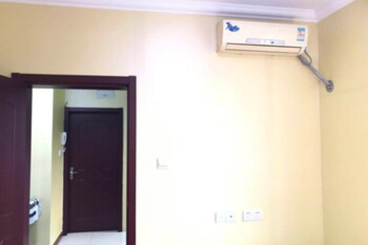 Room 10 of 11