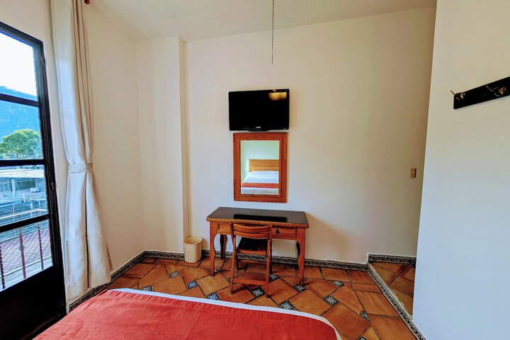Room 4 of 14