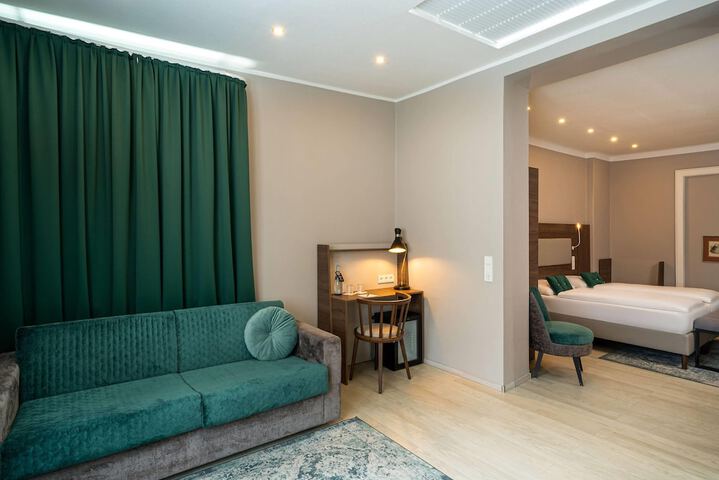 Room 12 of 30