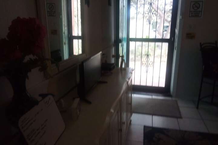 Room 8 of 43