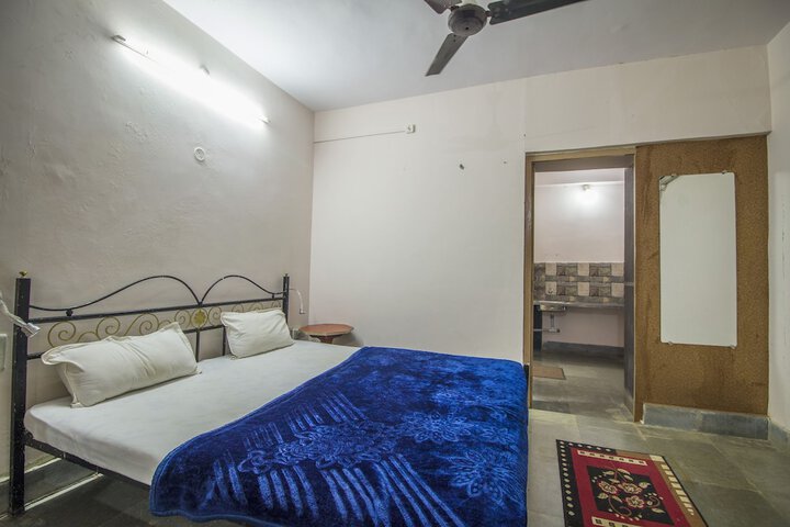 Room 4 of 94