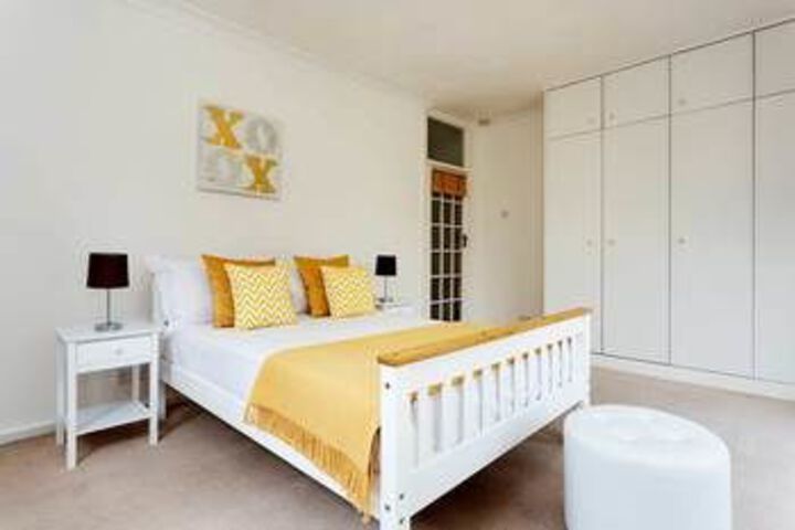 Room 11 of 21