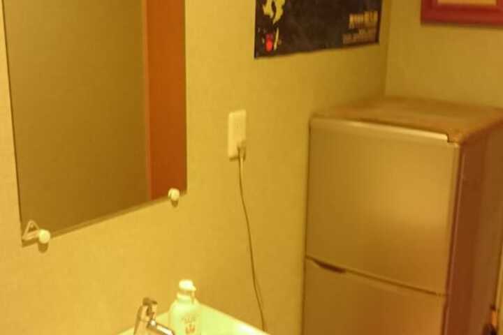 Room 9 of 30