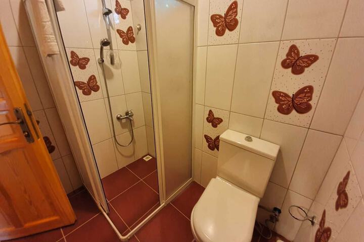Room 59 of 80