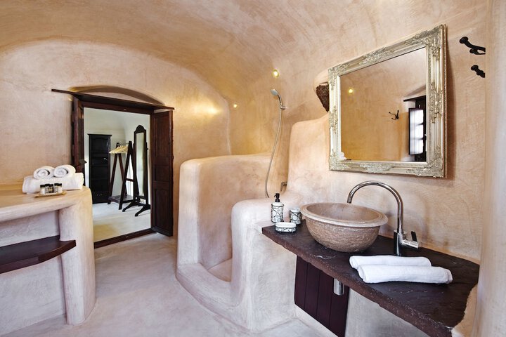 Room 42 of 49