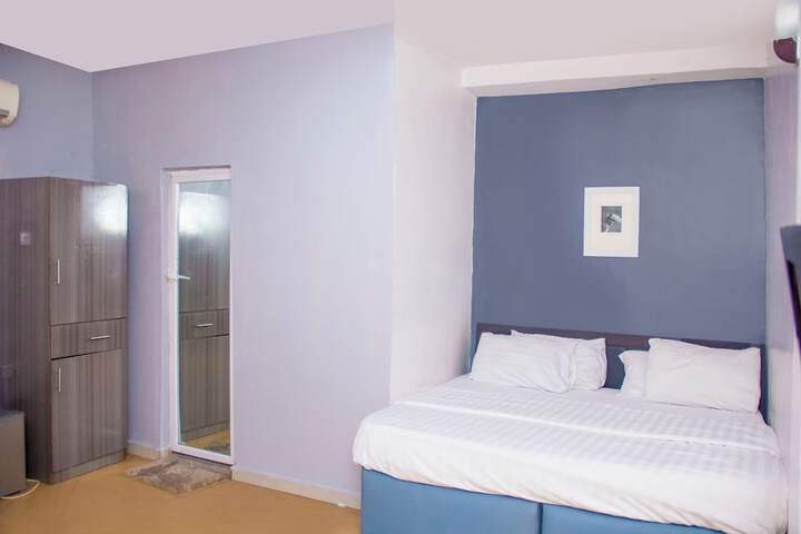 Room 18 of 41