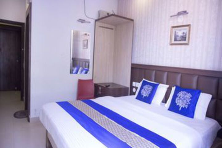 Room 4 of 19