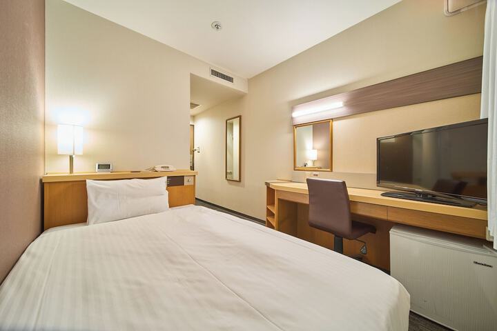Room 9 of 20