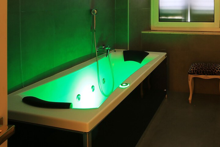 Hot Tub 130 of 208