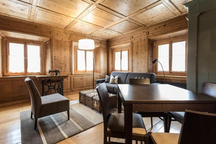 Room 4 of 35