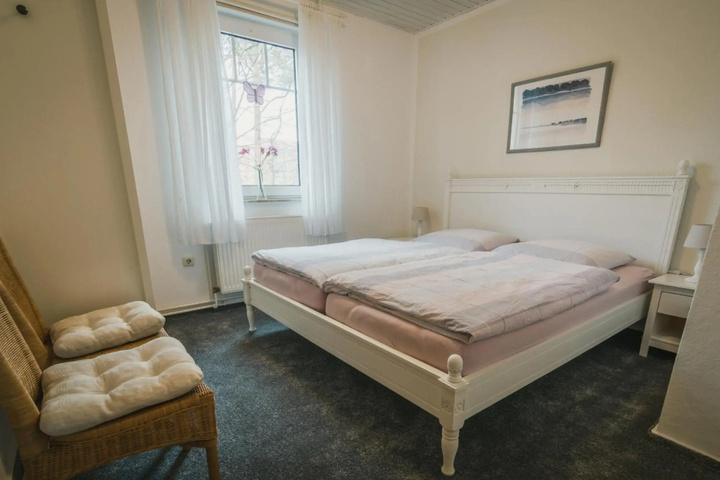 Room 4 of 14