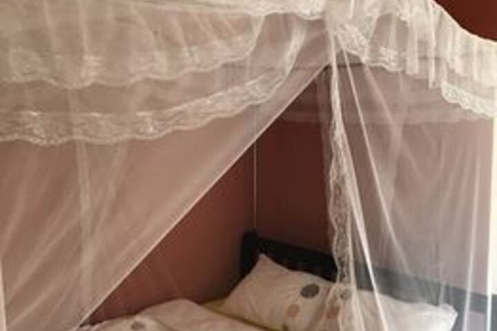 Room 4 of 6
